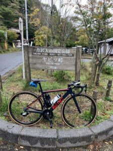 ヤビツ峠にて　お客様のBMC